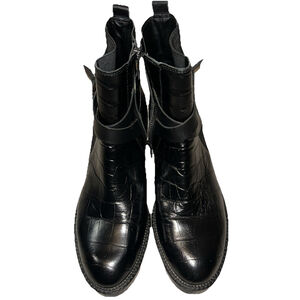 Donald Pliner Black Savvy Croc Embossed Leather Bootie Sz 8.5 2 Inch Block Herl